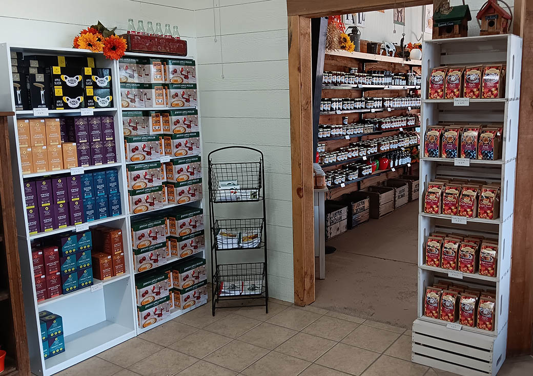 Justus-Orchard-Apples-Gifts-Jams-Apple-Butter-Preserves-1