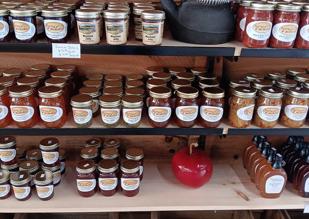 Justus-Orchard-Apples-Gifts-Jams-Apple-Butter-Preserves-2